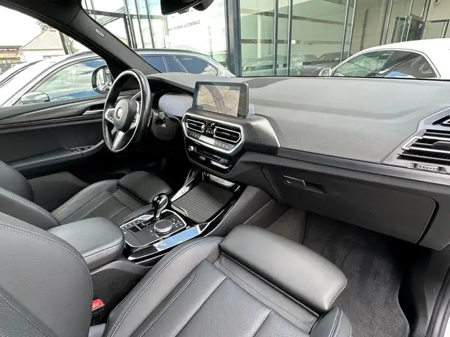 BMW X3 view 13