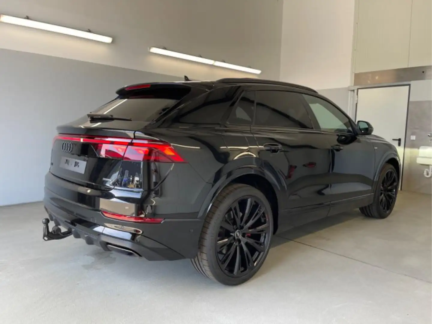 Audi Q8 Facelift 50 TDI quattro S line PANO LEDER AHK Nero - 2
