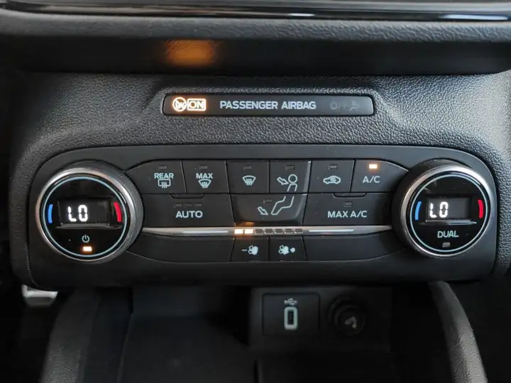 Ford Focus 2018, foto 23