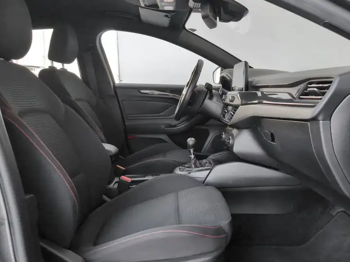 Ford Focus 2018, foto 14