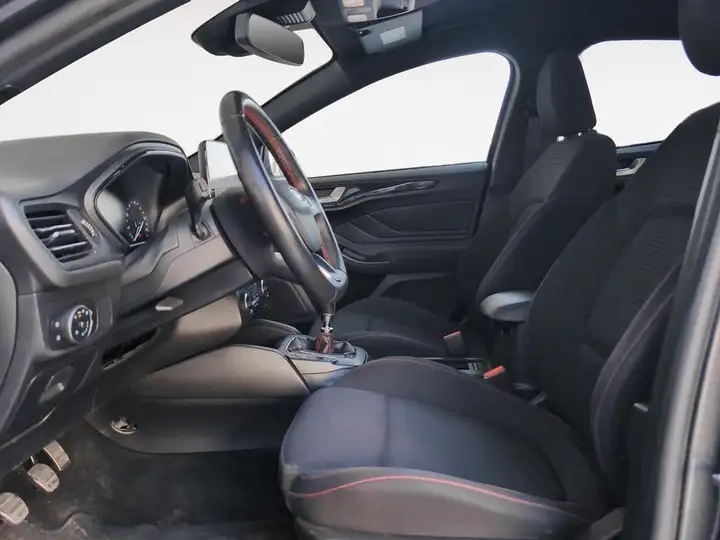 Ford Focus 2018, foto 12