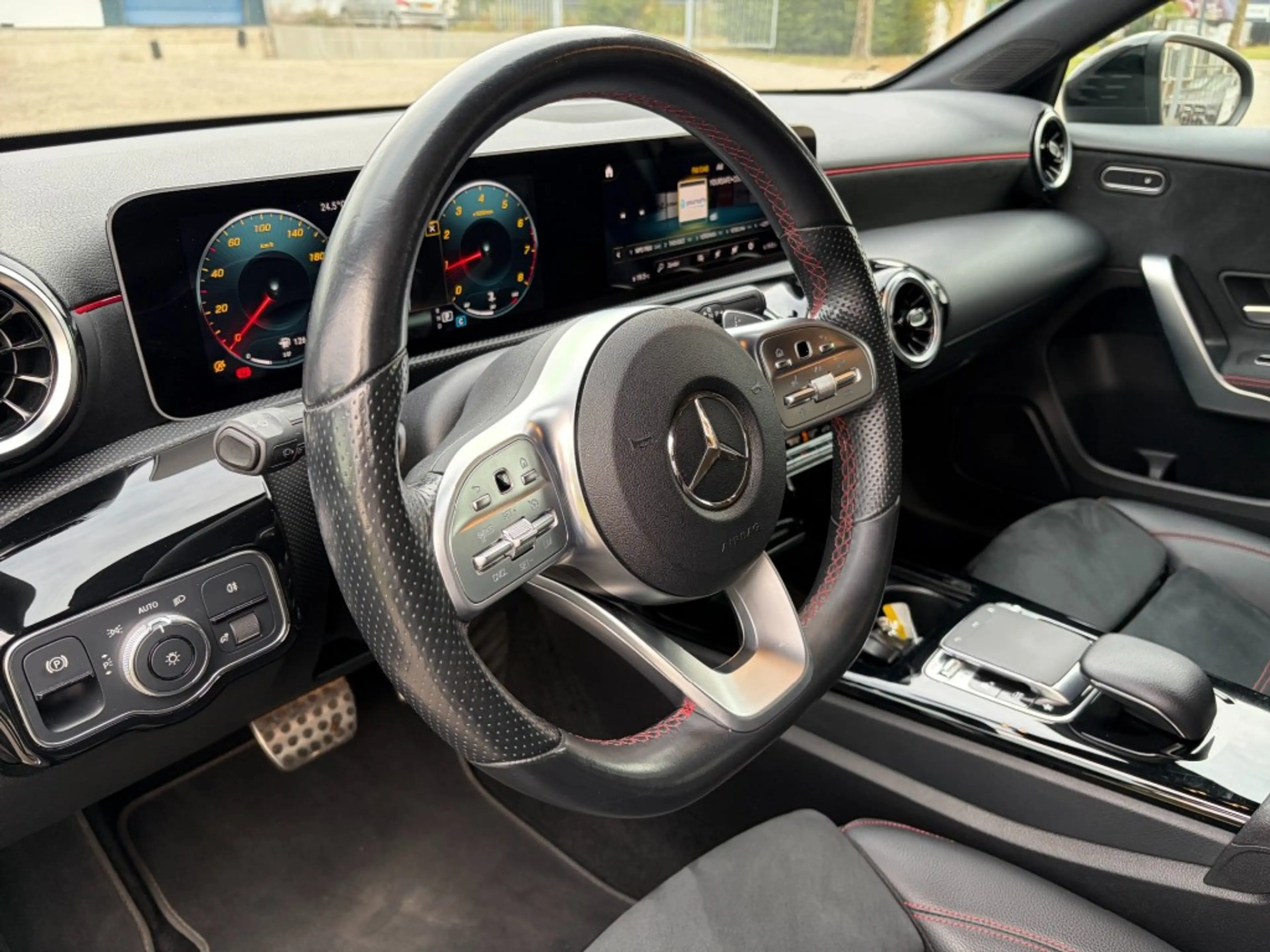 Mercedes-Benz A 200 200 AMG Night Pakket Navi Led — photo 13