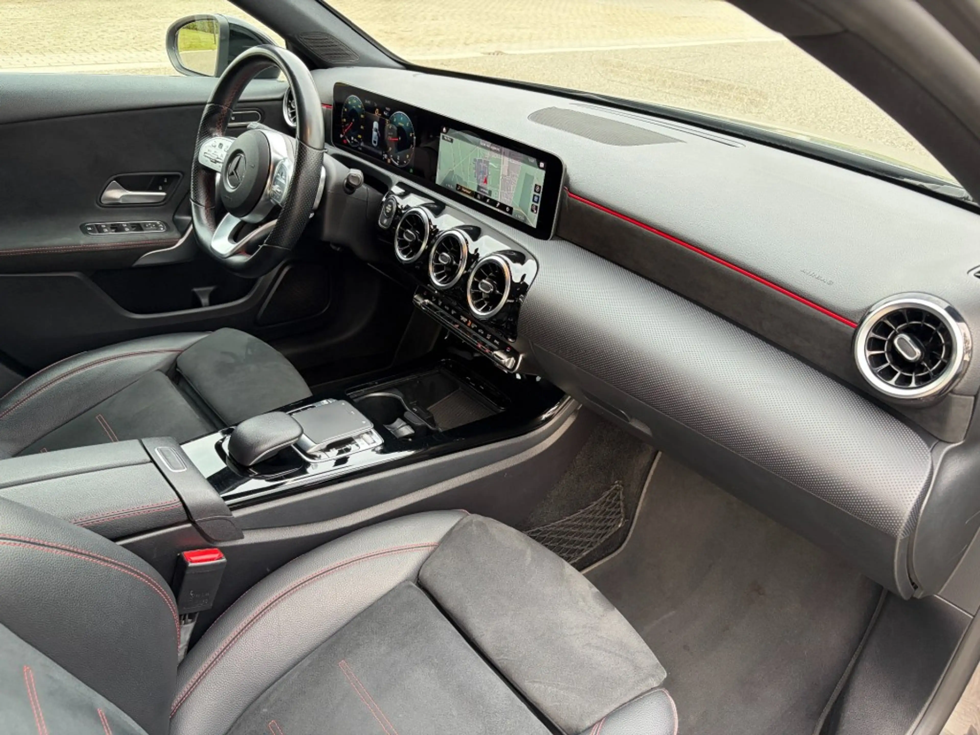 Mercedes-Benz A 200 200 AMG Night Pakket Navi Led — photo 10