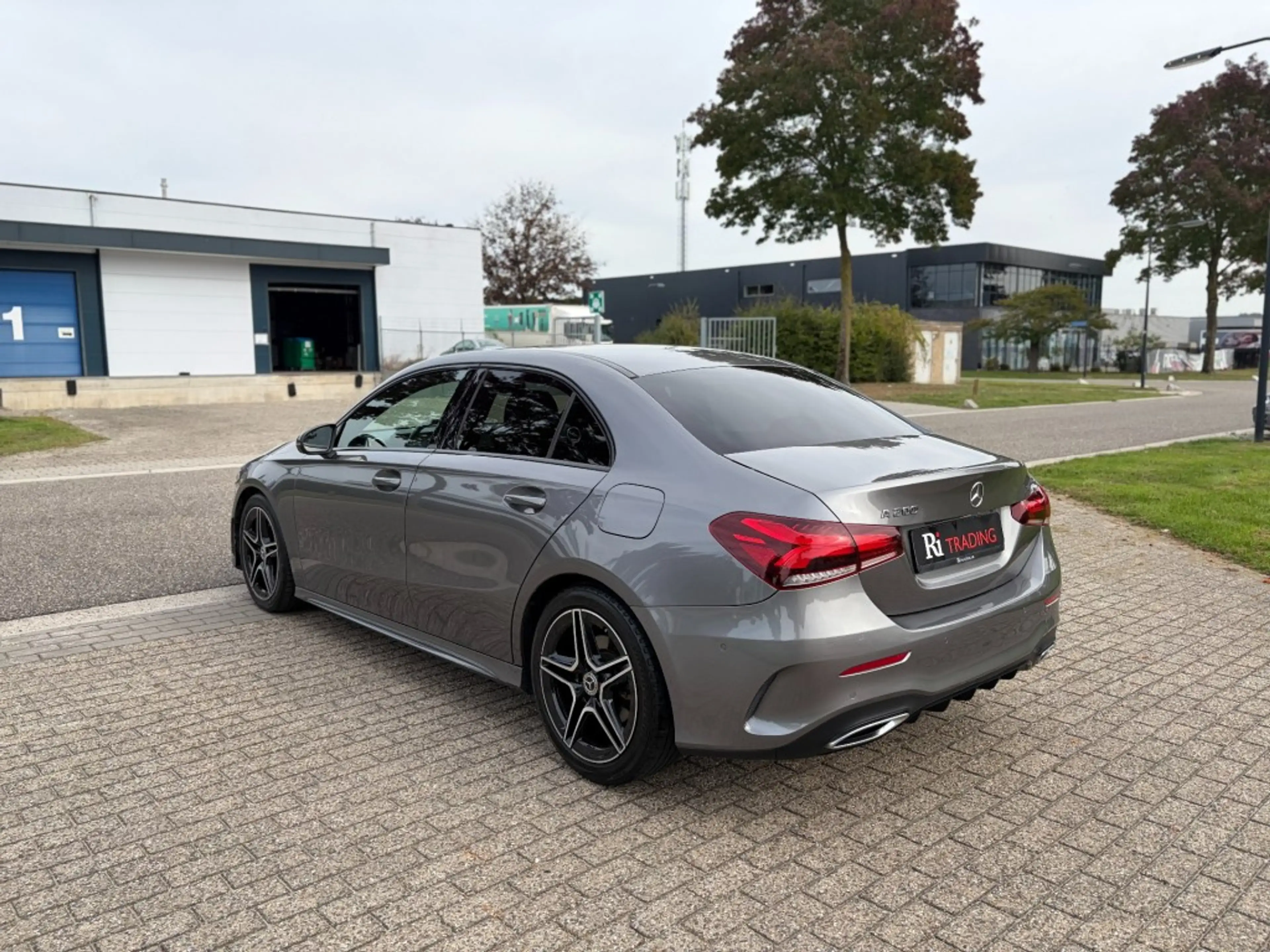 Mercedes-Benz A 200 200 AMG Night Pakket Navi Led — photo 4
