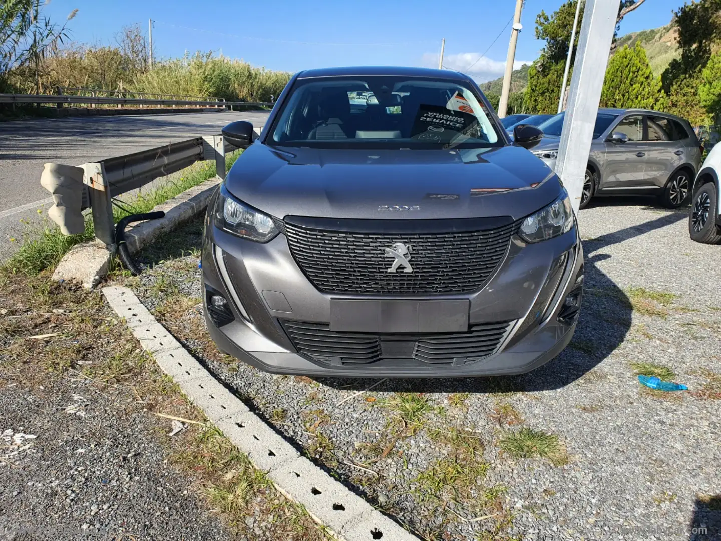 Peugeot 2008 BlueHDi 110 S&S Active Pack Gris - 2