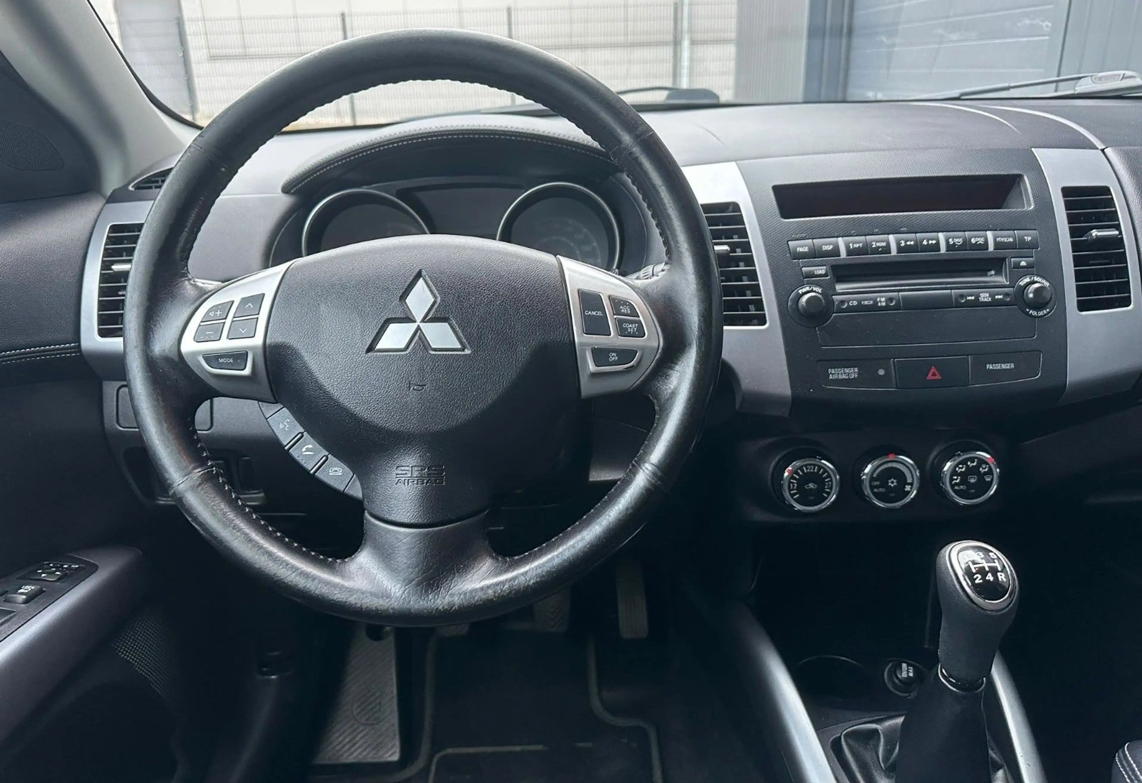 Mitsubishi Outlander Edition 2WD*Tüv NEU*PDC*Allwetter* — photo 9