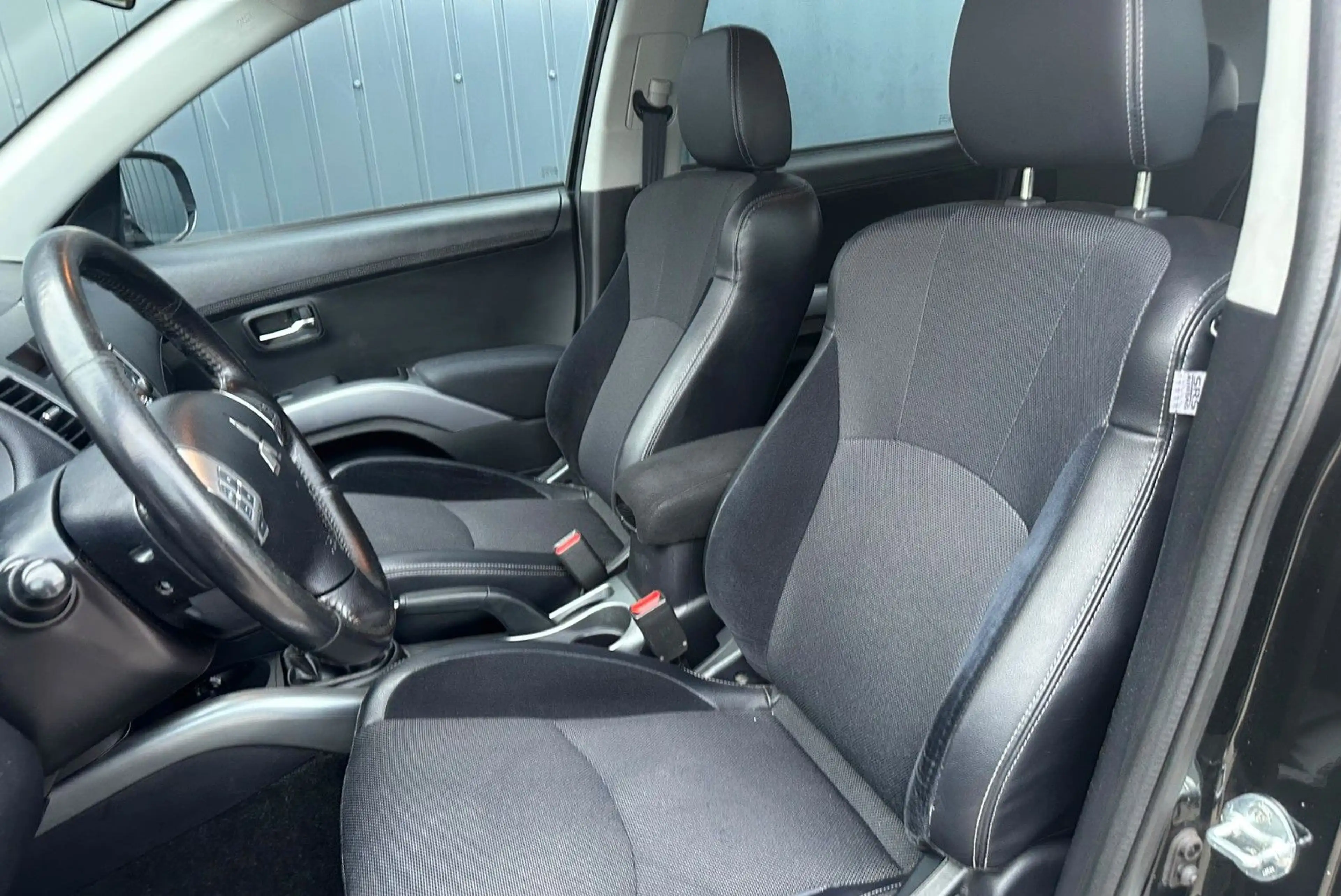 Mitsubishi Outlander Edition 2WD*Tüv NEU*PDC*Allwetter* — photo 14