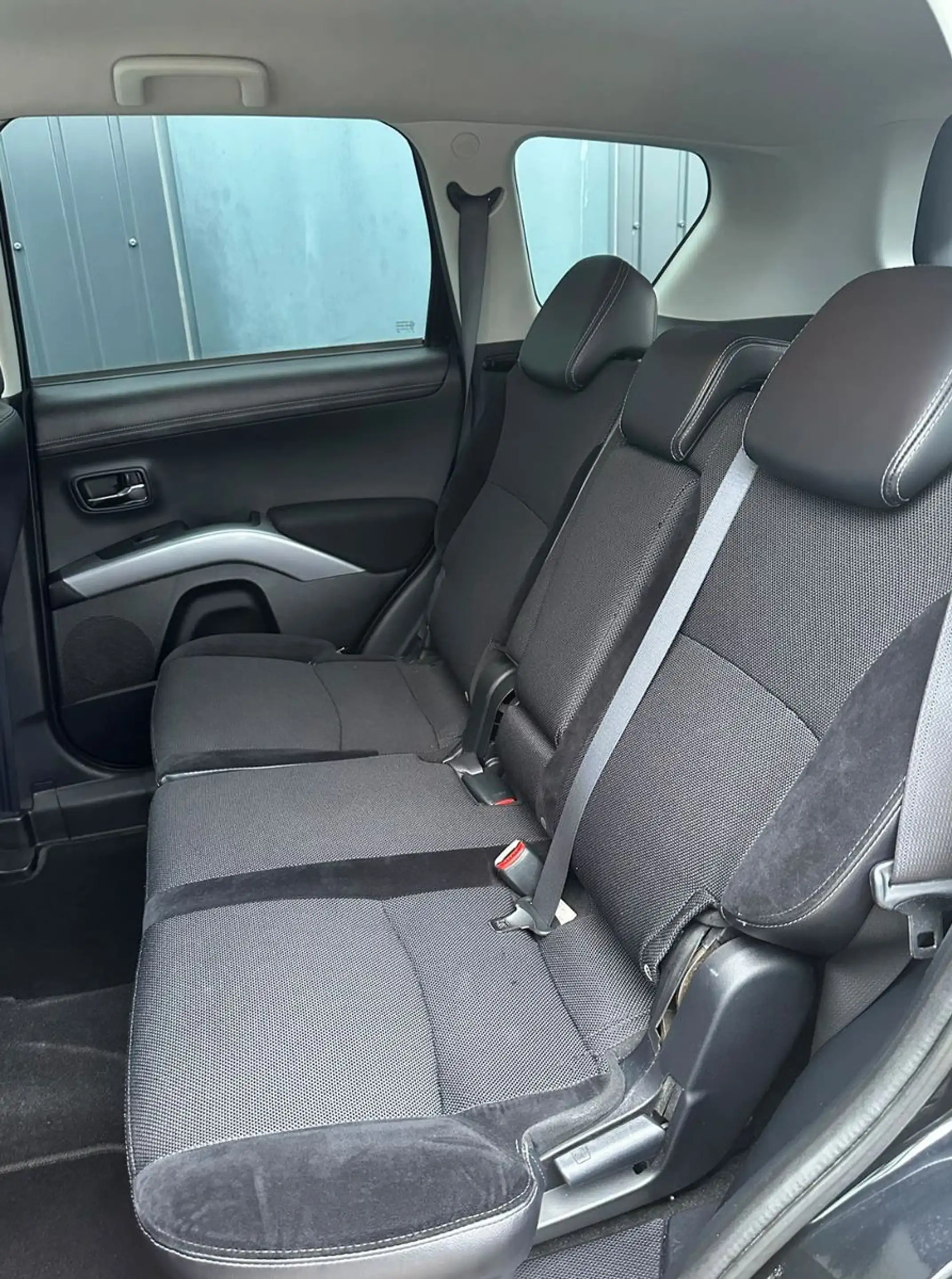 Mitsubishi Outlander Edition 2WD*Tüv NEU*PDC*Allwetter* — photo 15