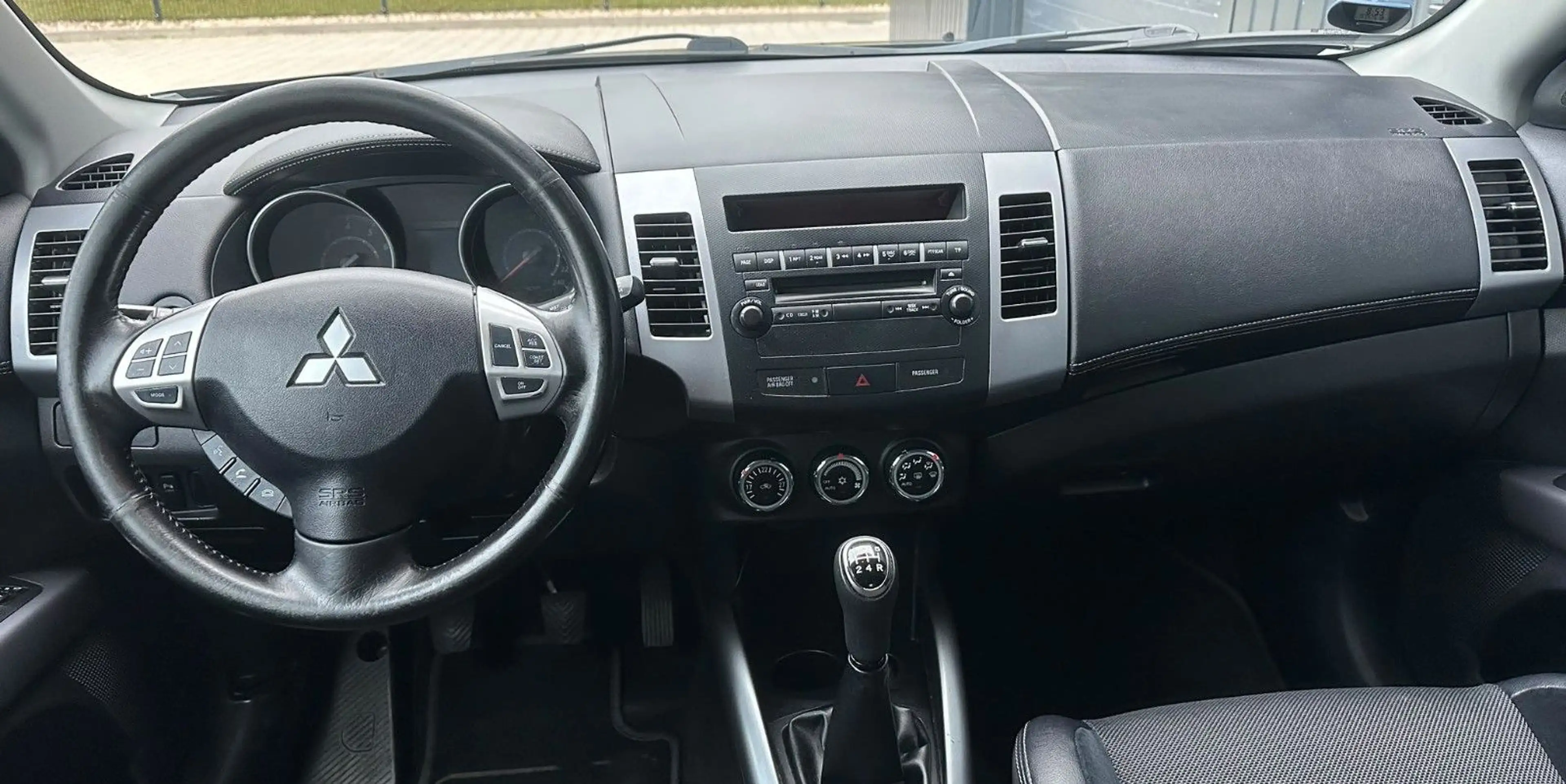 Mitsubishi Outlander Edition 2WD*Tüv NEU*PDC*Allwetter* — photo 10