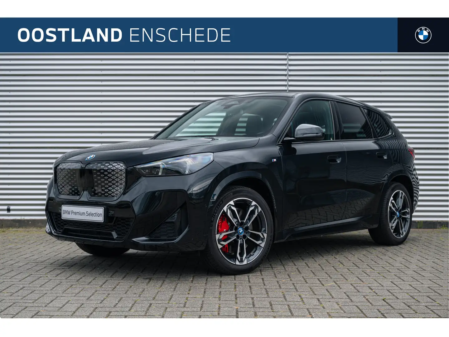BMW iX1 xDrive30 M Sport / Panoramadak / Adaptieve LED / M Zwart - 1