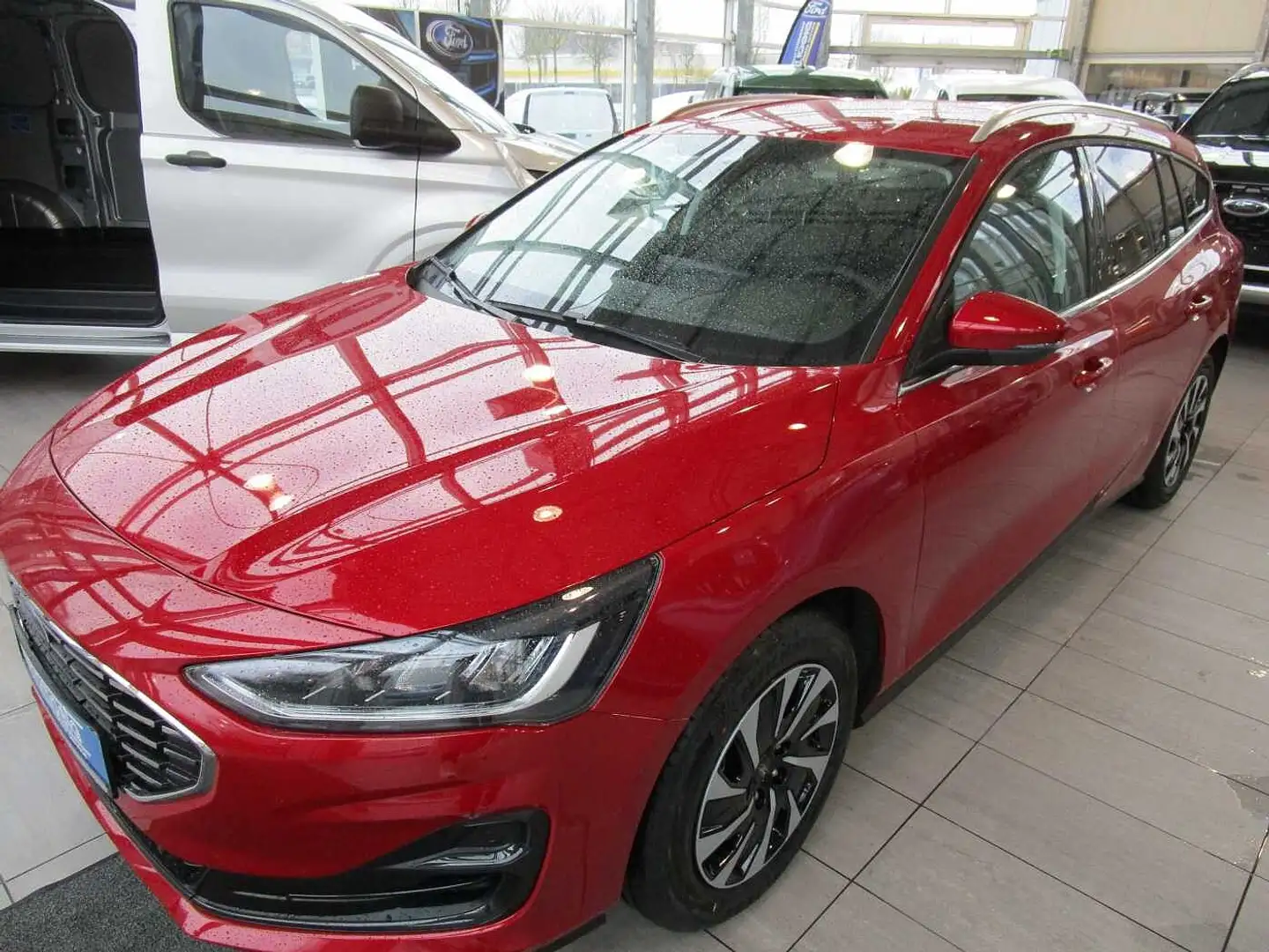 Ford Focus Turnier 1.0 EB MHEV/TITANIUM EDITION/NaviRFK Rood - 2