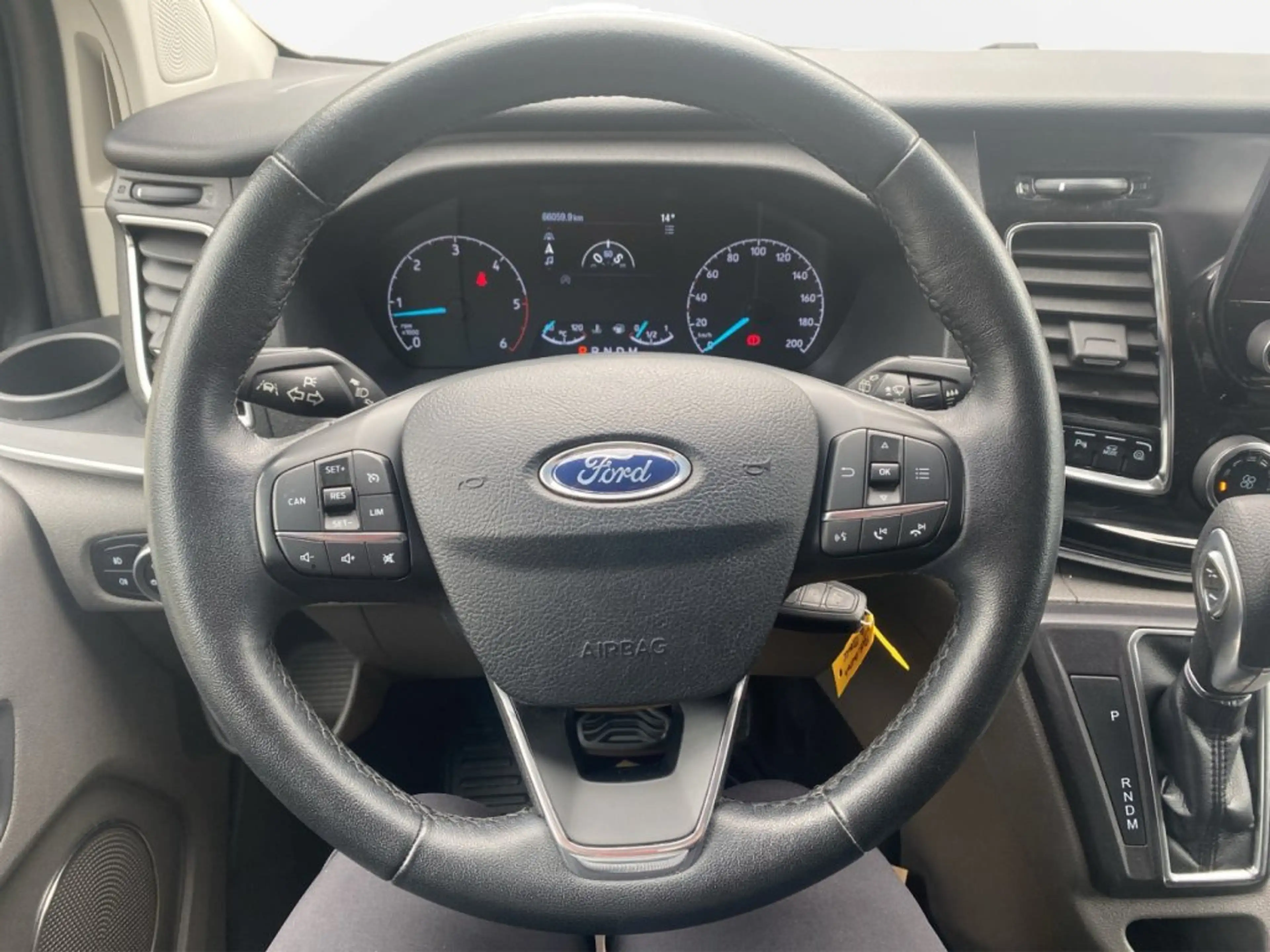Ford Tourneo Custom 2,0EcoBlue Titanium L1 130 PS Aut — photo 4