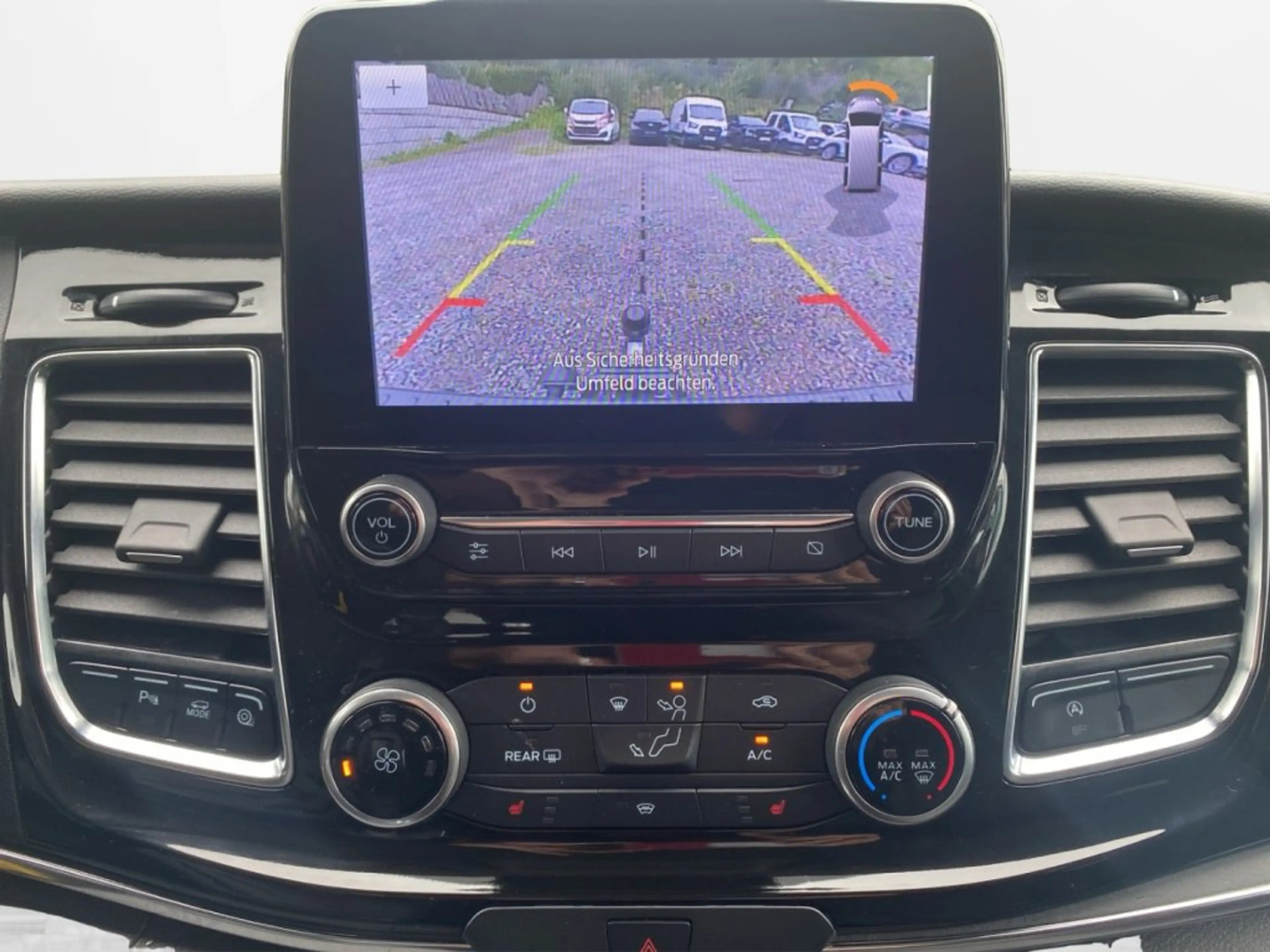 Ford Tourneo Custom 2,0EcoBlue Titanium L1 130 PS Aut — photo 6