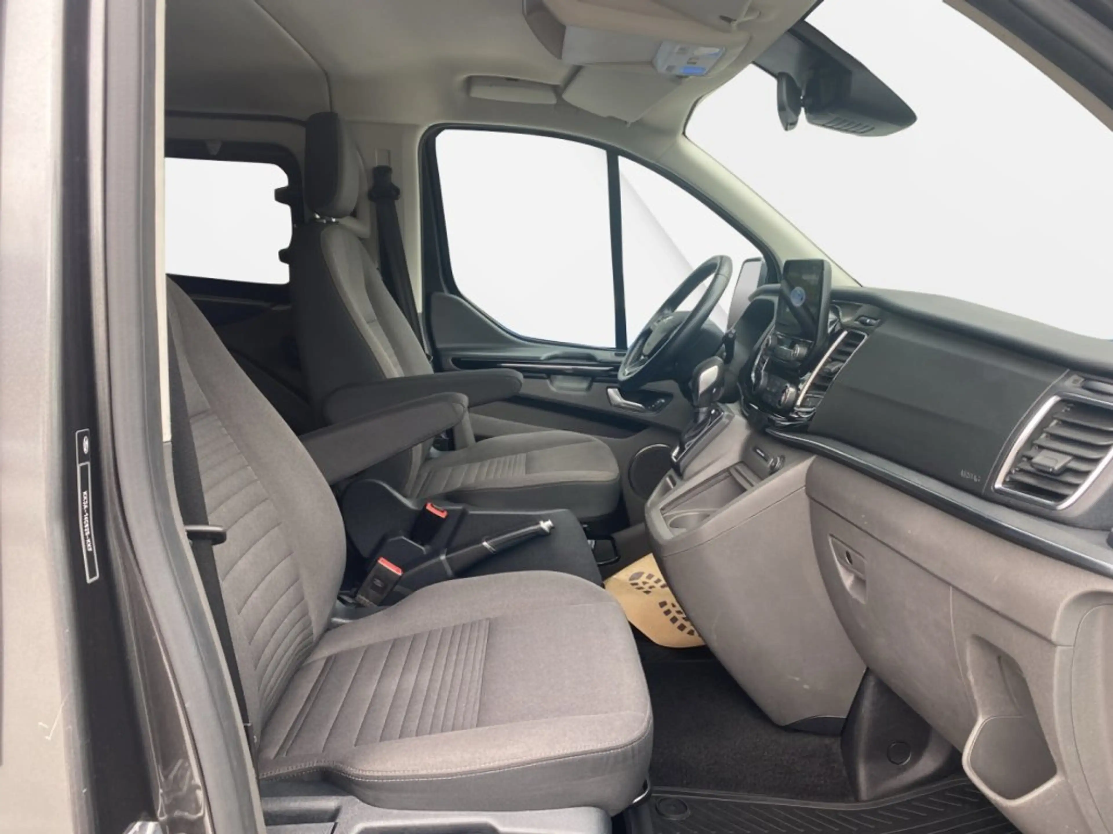 Ford Tourneo Custom 2,0EcoBlue Titanium L1 130 PS Aut — photo 15