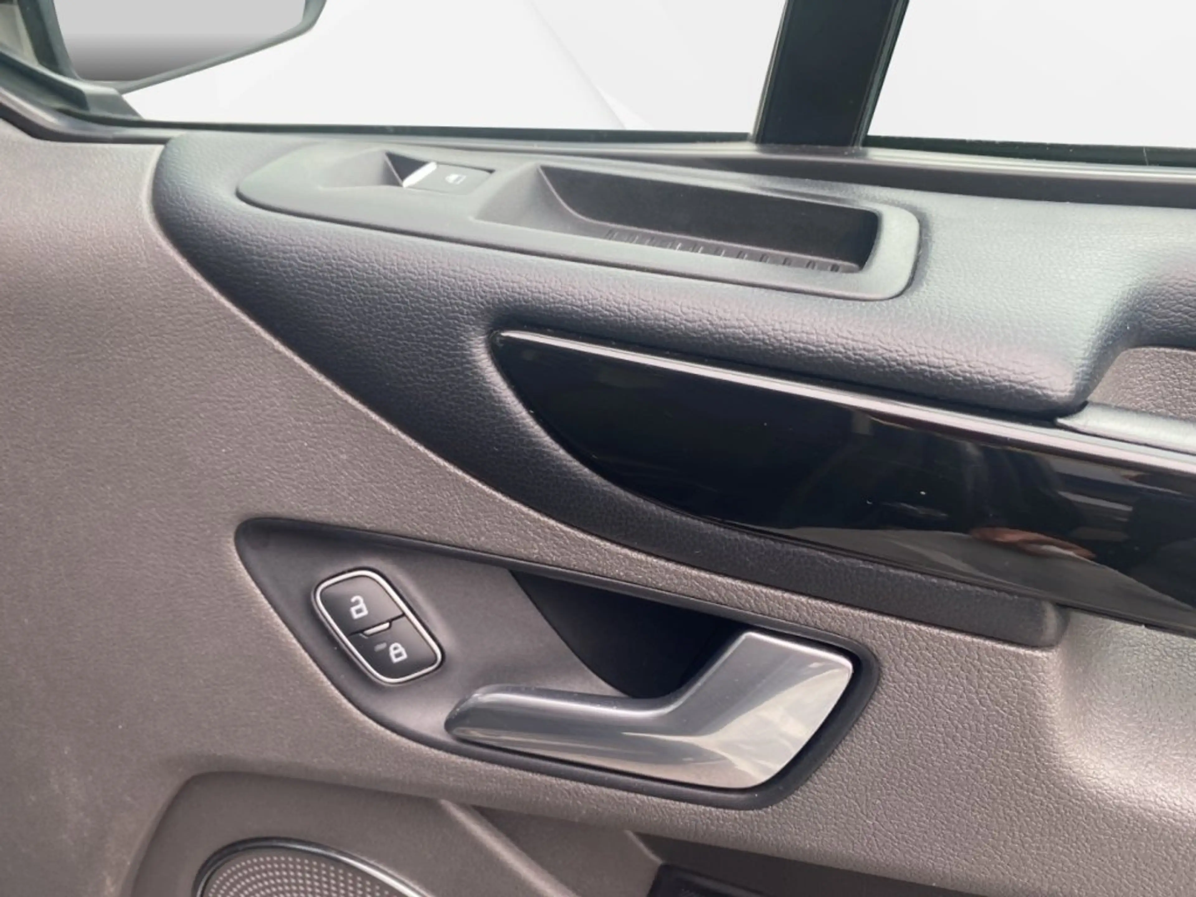Ford Tourneo Custom 2,0EcoBlue Titanium L1 130 PS Aut — photo 13