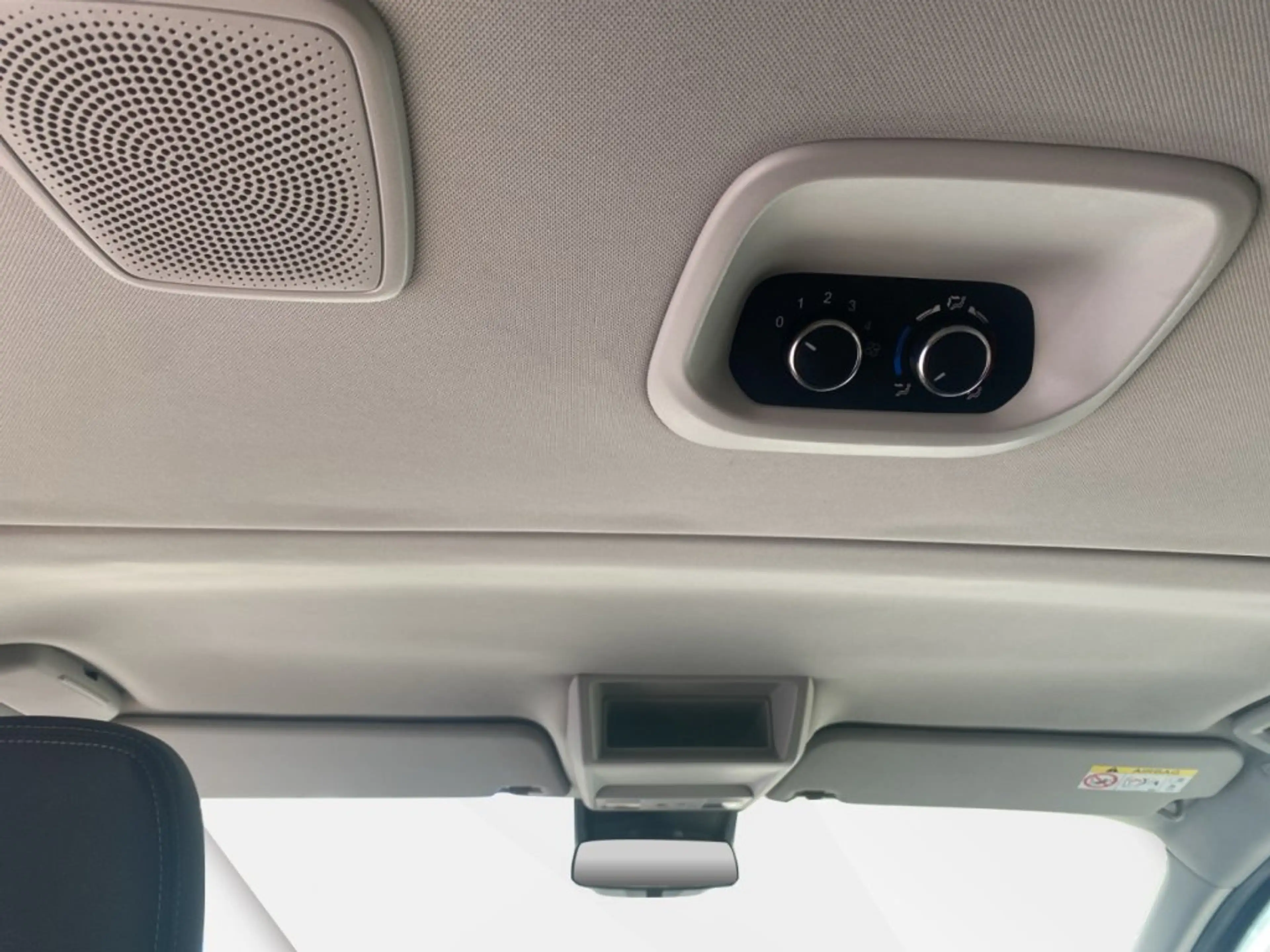 Ford Tourneo Custom 2,0EcoBlue Titanium L1 130 PS Aut — photo 8