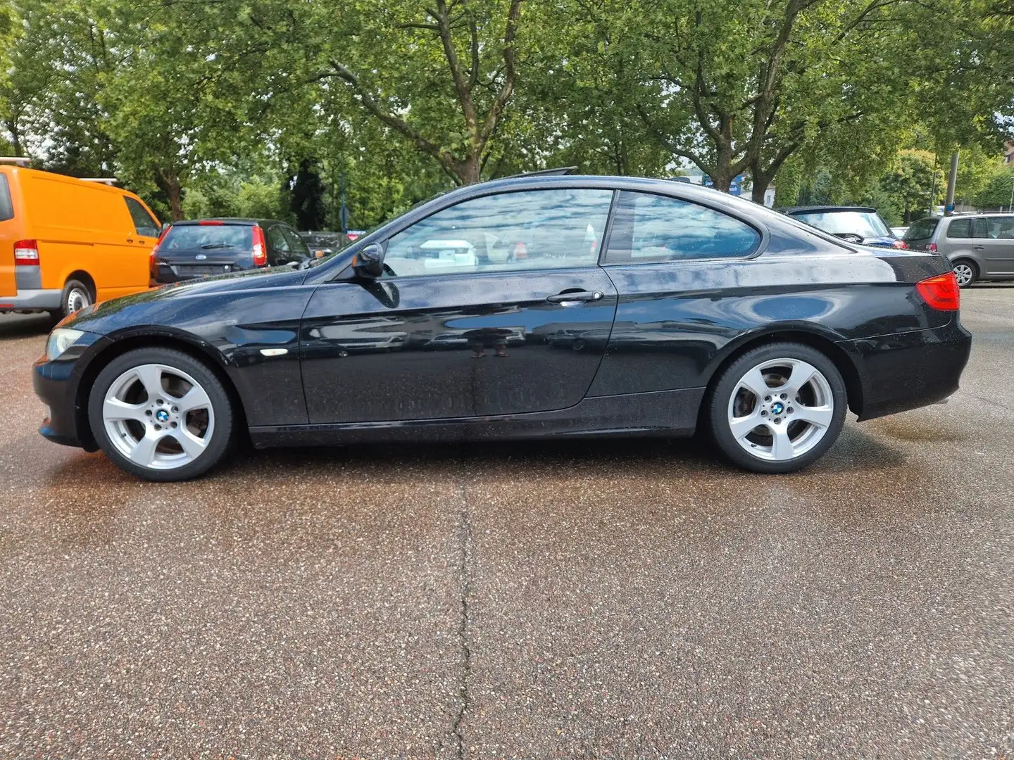 BMW 320 d Coupe +AUTOMATIK+LEDER+NAVI+2.HD+ Schwarz - 2