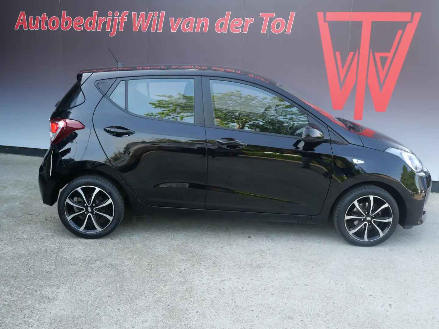 Hyundai i10 1.0i COMFORT | AIRCO | CRUISE | BLUETOOTH | 4x ELE Negro - 1