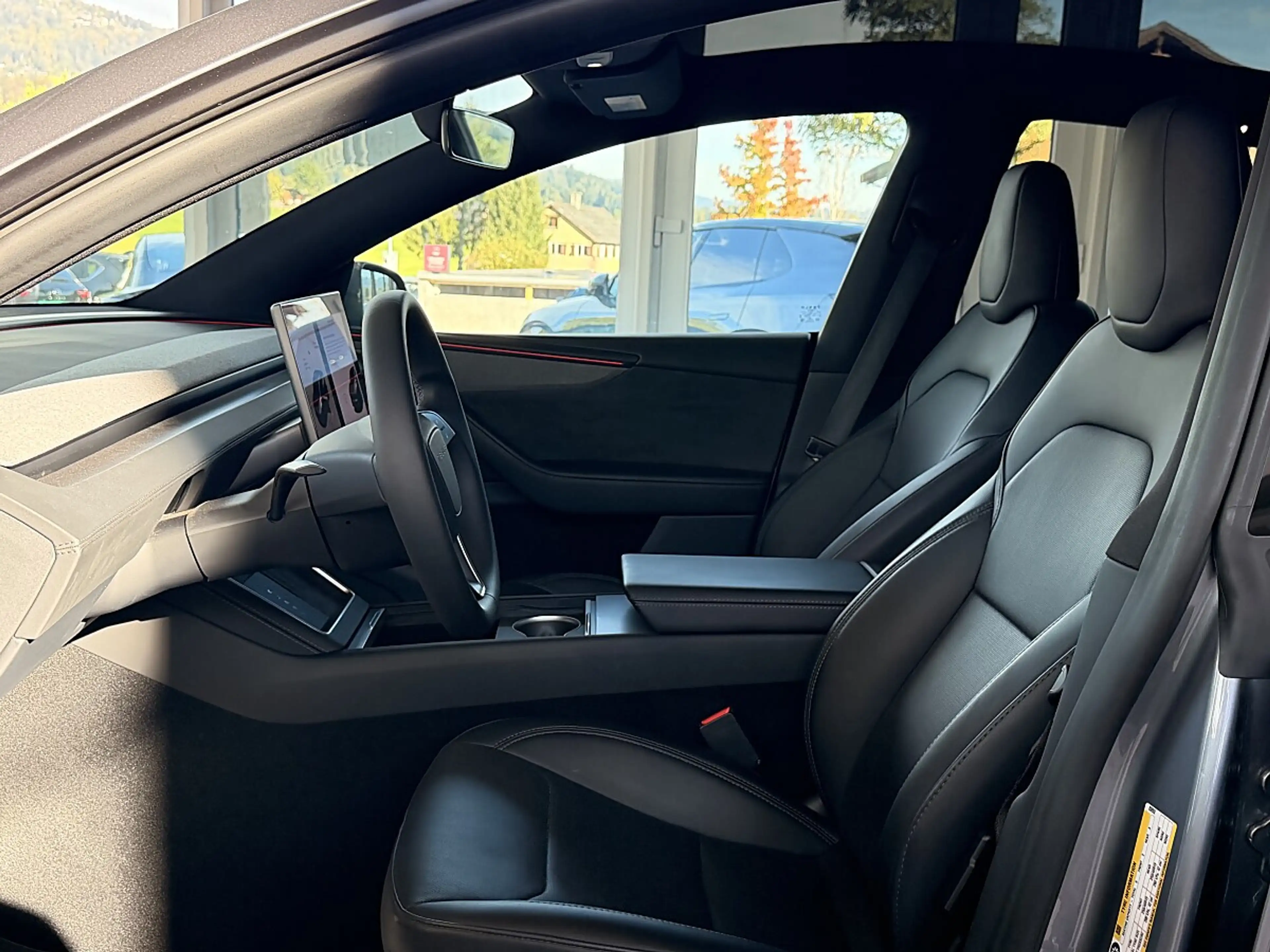 Tesla Model Y LR AWD 79kWh — photo 9