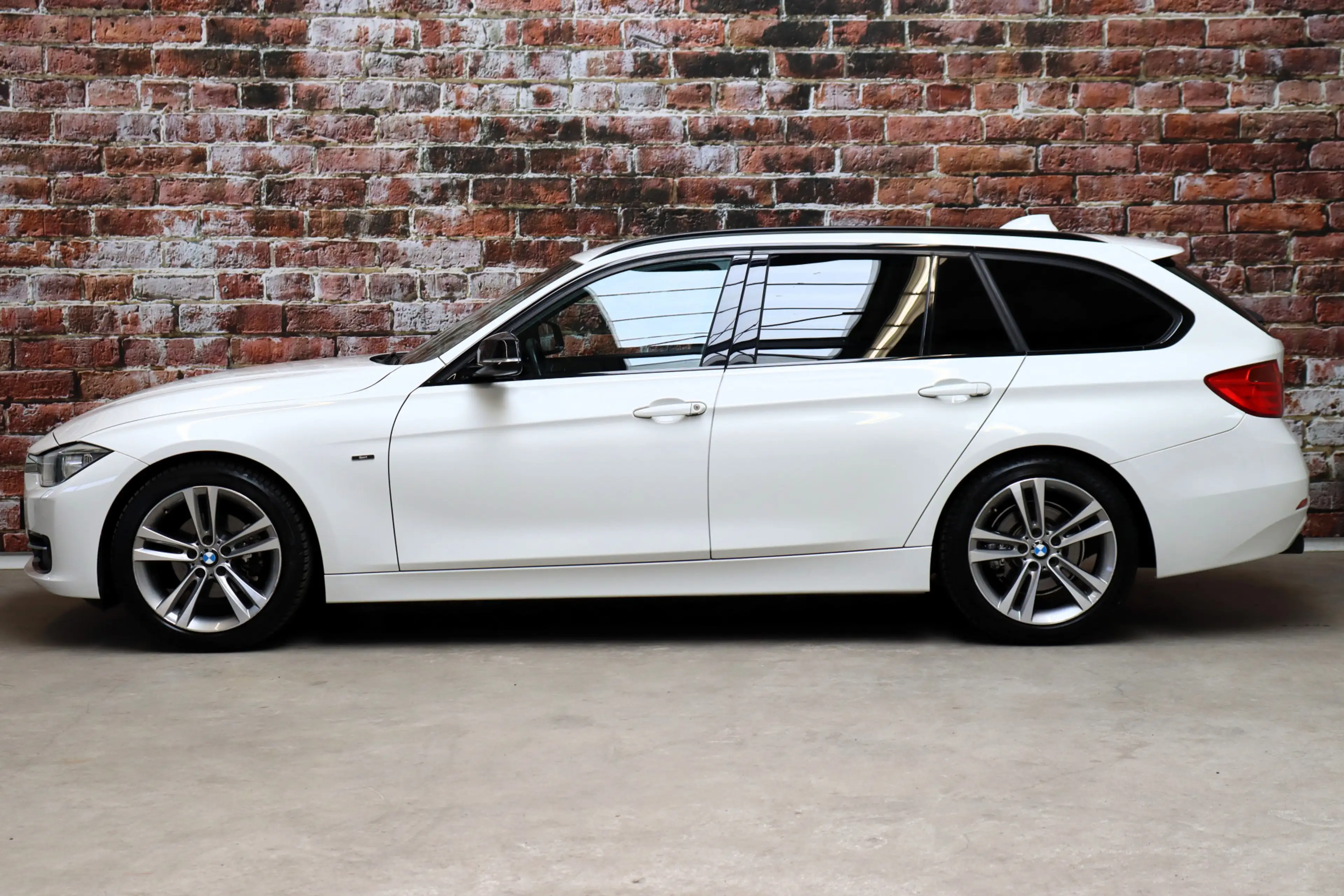 BMW 316 3-serie Touring 316i High Executive Sport Line / N — photo 3