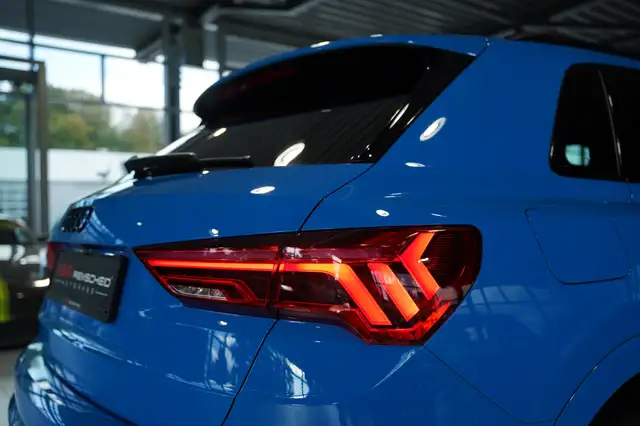Audi Q3 view 15