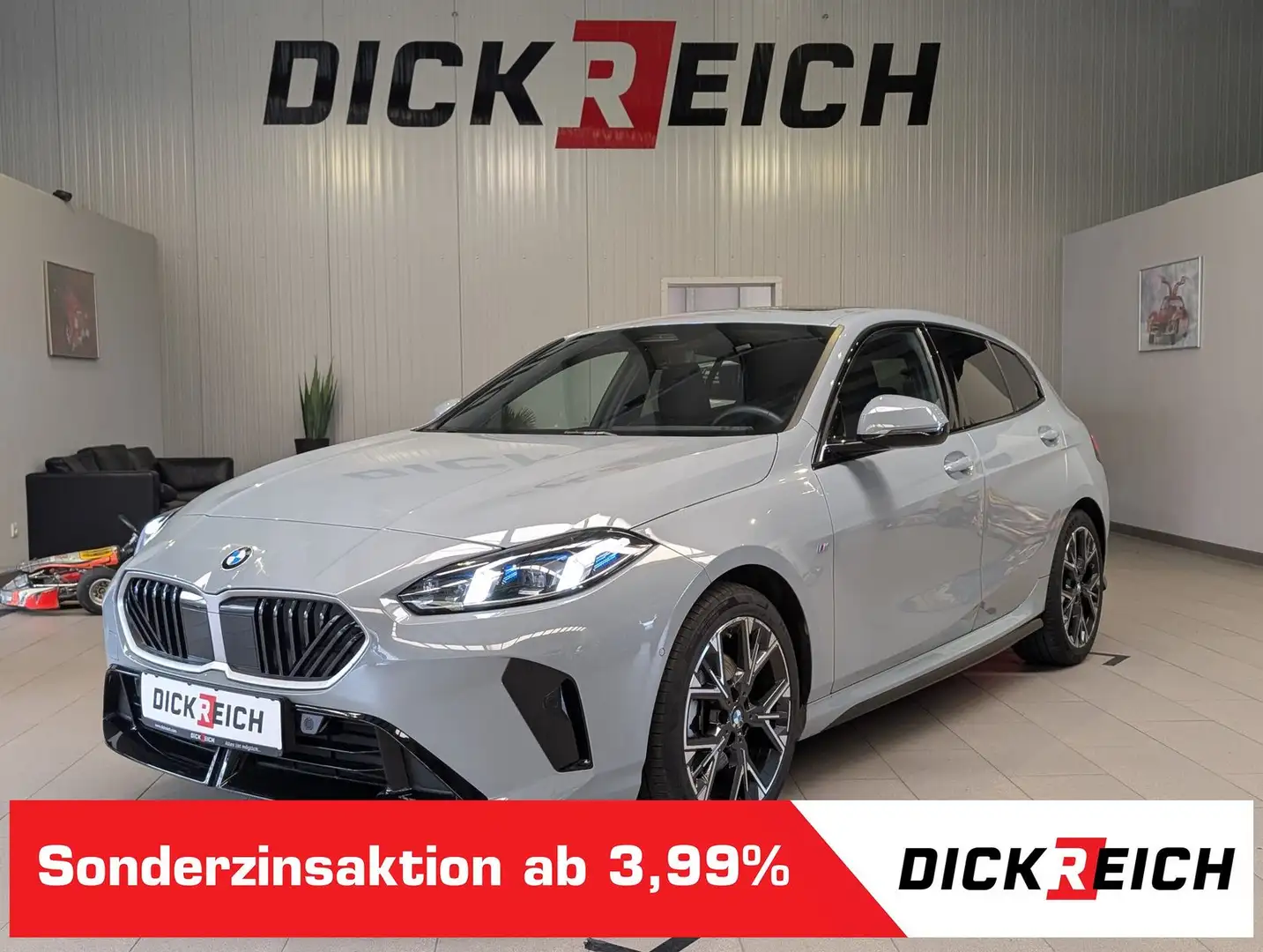 BMW 123 i xDrive M-Sport Massag H/K Kamera Pano AHK Grau - 1