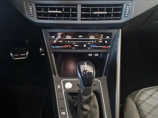 Volkswagen Taigo view 12