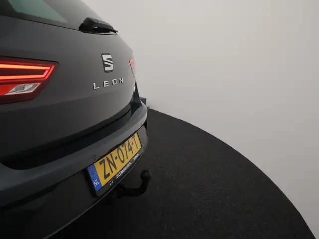 Seat Leon view 5