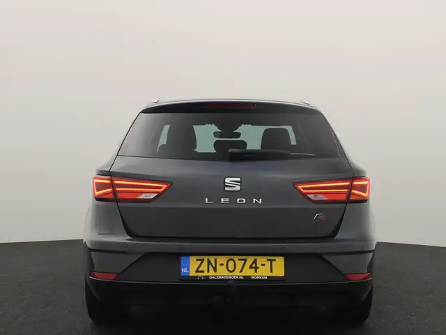 Seat Leon view 4