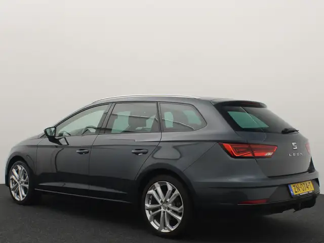 Seat Leon view 3