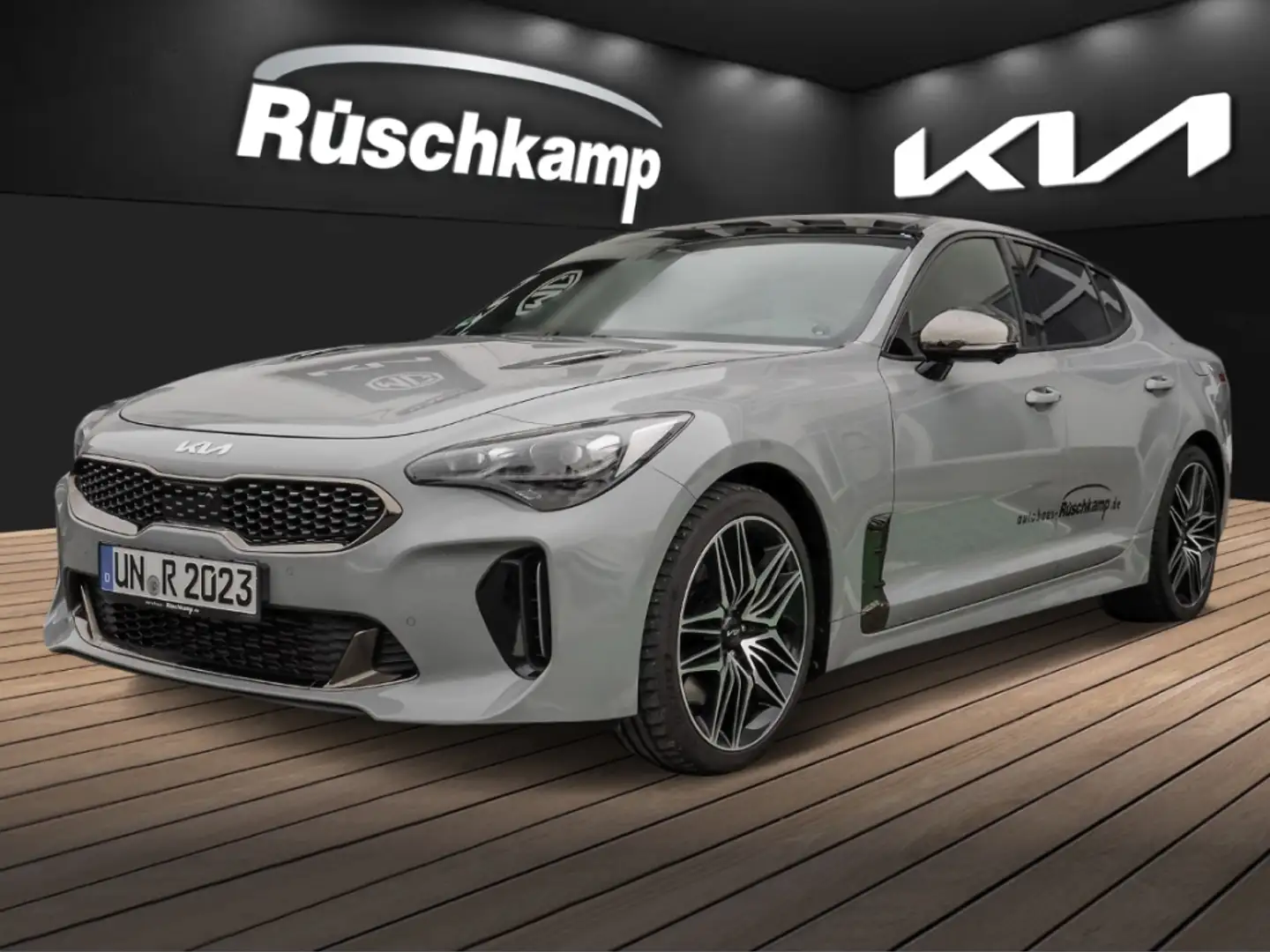 Kia Stinger GT 4WD 3.3 V6 T-GDI VELOURSLEDER 360-Kam elektr.Si Plateado - 1