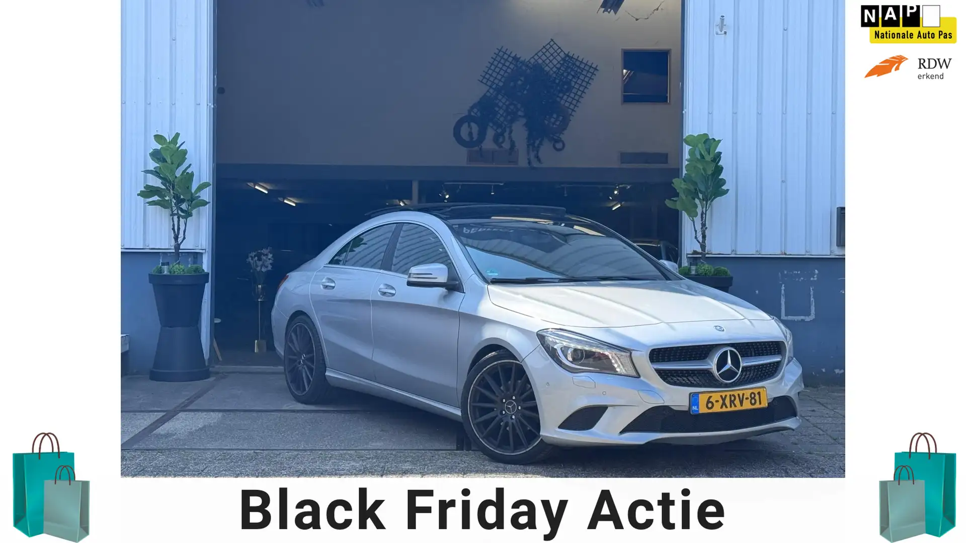 Mercedes-Benz CLA 180 PANO|AUTOMAAT|DEALER ONDERHOUDEN|NAVI|CARPLAY| Grijs - 1