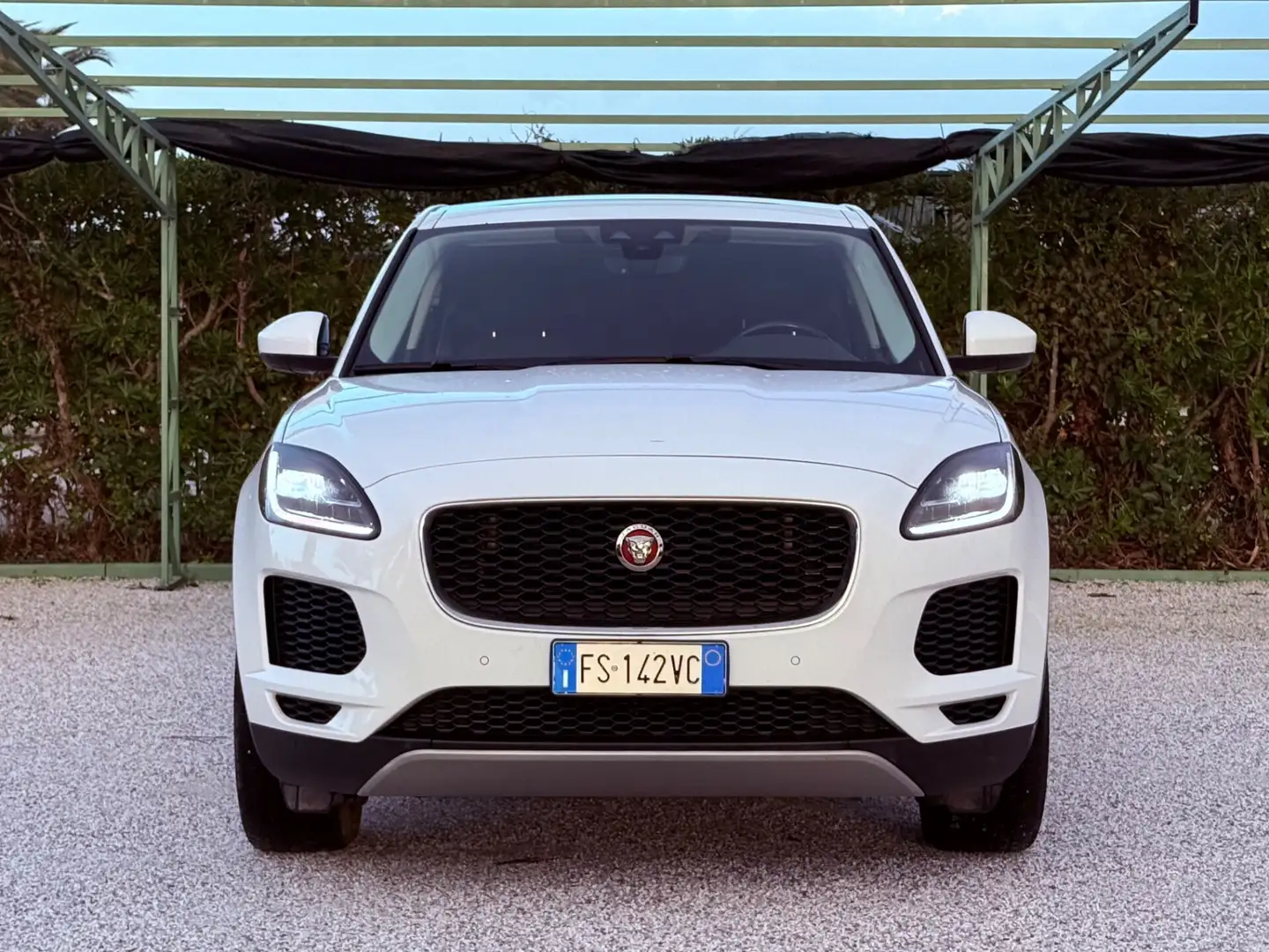 Jaguar E-Pace 2.0D 150 CV AWD Automatica - Tetto Panorama Bianco - 2