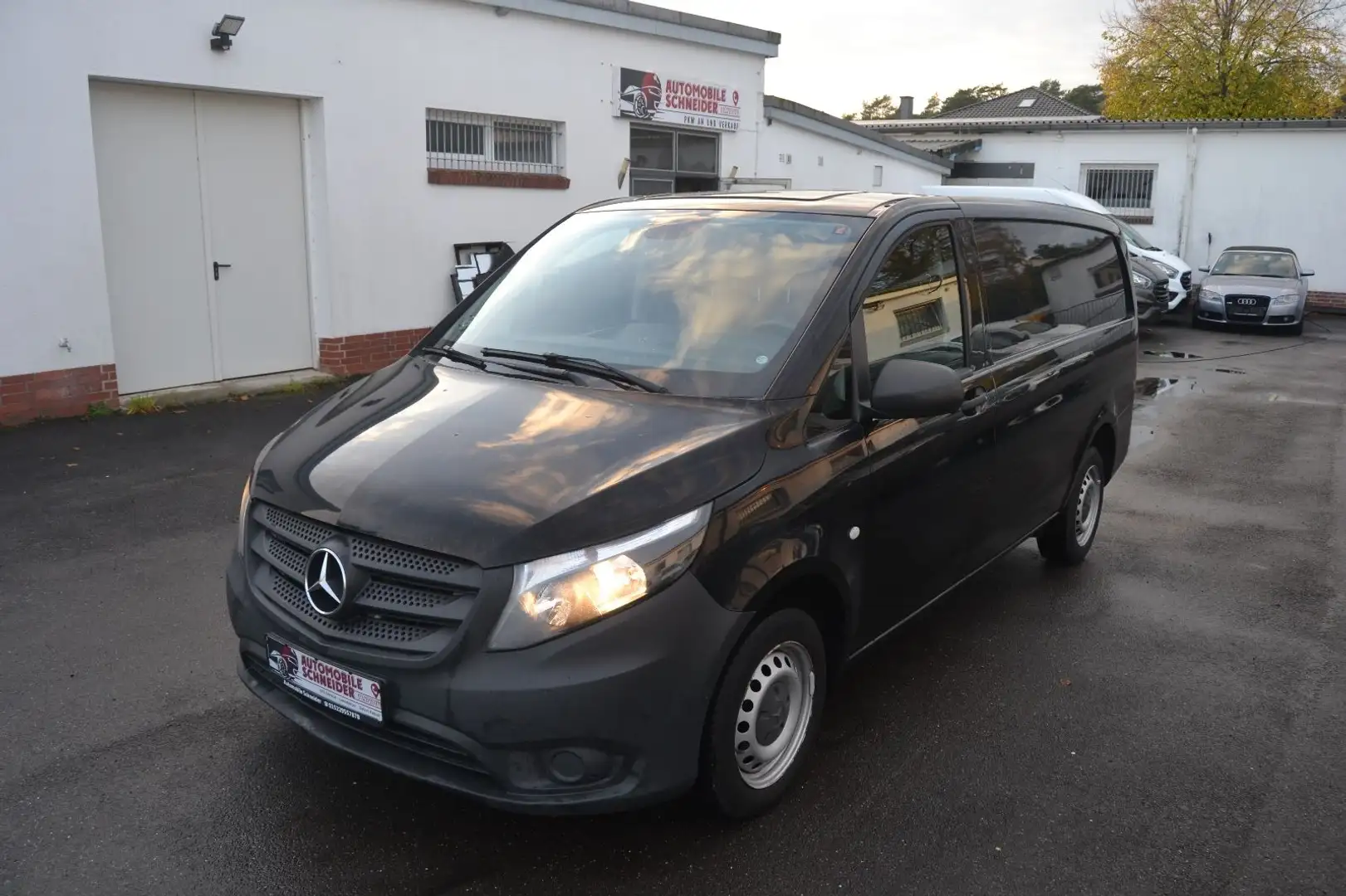 Mercedes-Benz Vito Kasten 114 BT RWD lang Noir - 1