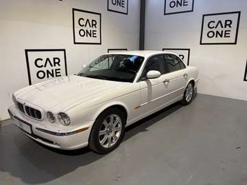XJ-6 3.0 V6 Executive Aut.