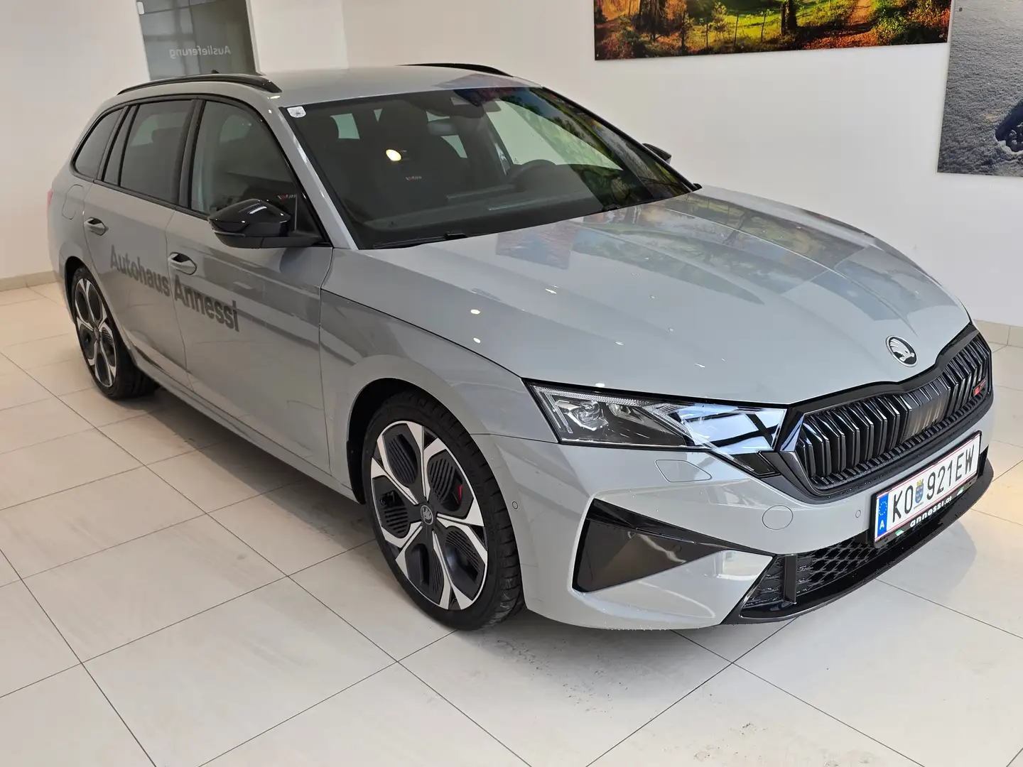 Skoda Octavia Combi RS 2.0 TSI 195 kW RS Grau - 1