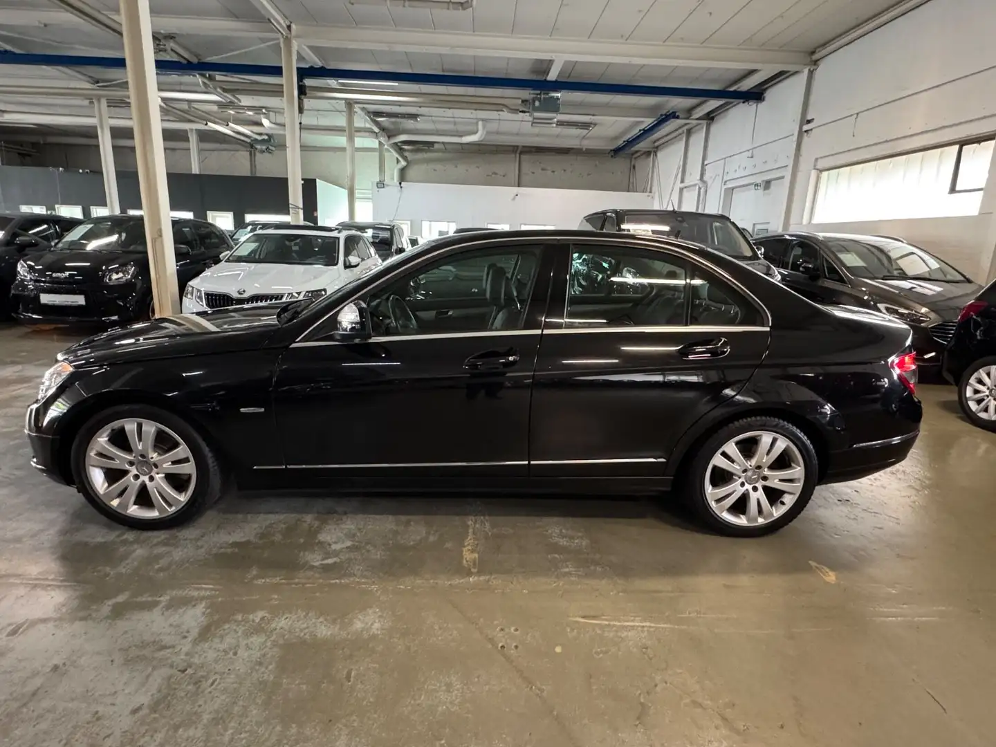 Mercedes-Benz C 200 CDI AVANTGARDE AHK SHZ LEDER PTS TÜV NEU Schwarz - 2