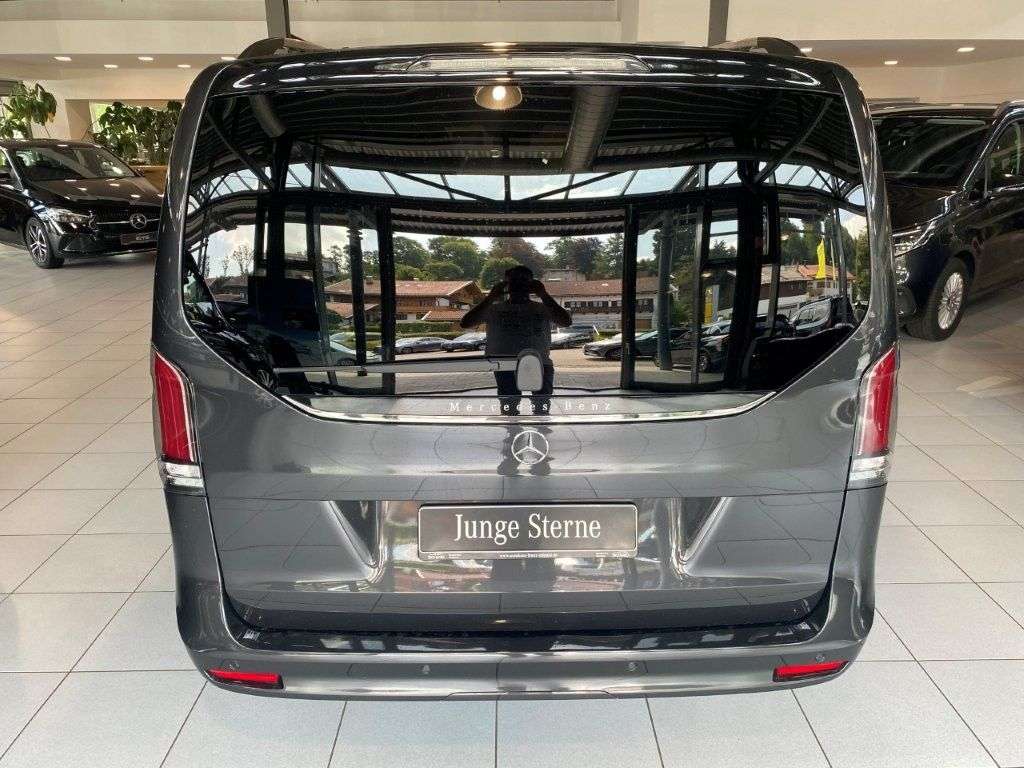 Mercedes-Benz V 250