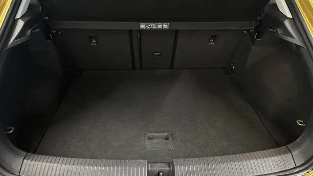 Volkswagen T-Roc view 6