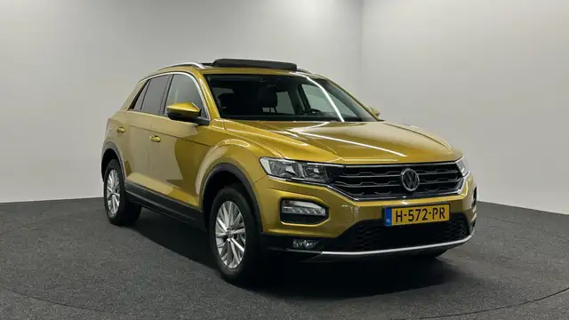Volkswagen T-Roc view 8