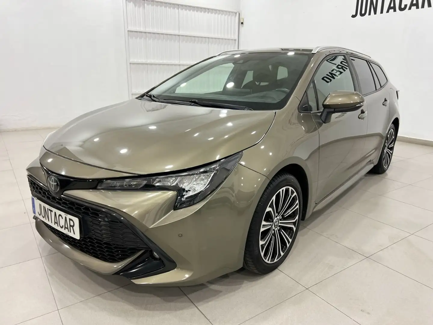 Toyota Corolla Touring Sports 125H Active Brun - 2