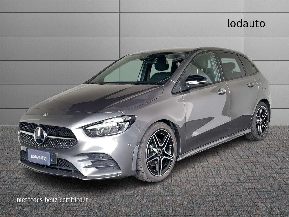 Mercedes-Benz B 180