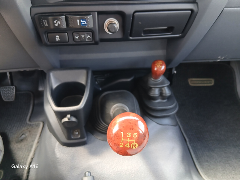 Toyota Land Cruiser Pickup 4,0 Benzin V6 6 sitzig — photo 15