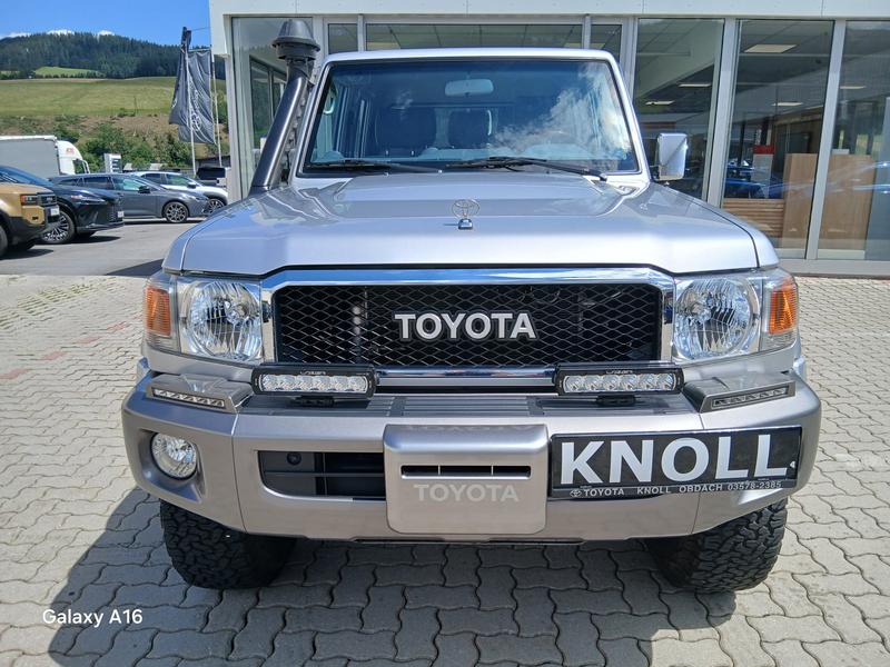 Toyota Land Cruiser Pickup 4,0 Benzin V6 6 sitzig — photo 2
