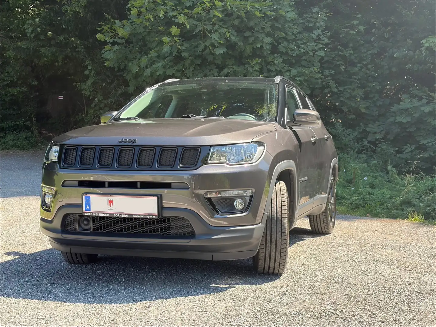 Jeep Compass Compass 1,6 MultiJet II FWD Night Eagle Night Eagle Grau - 1