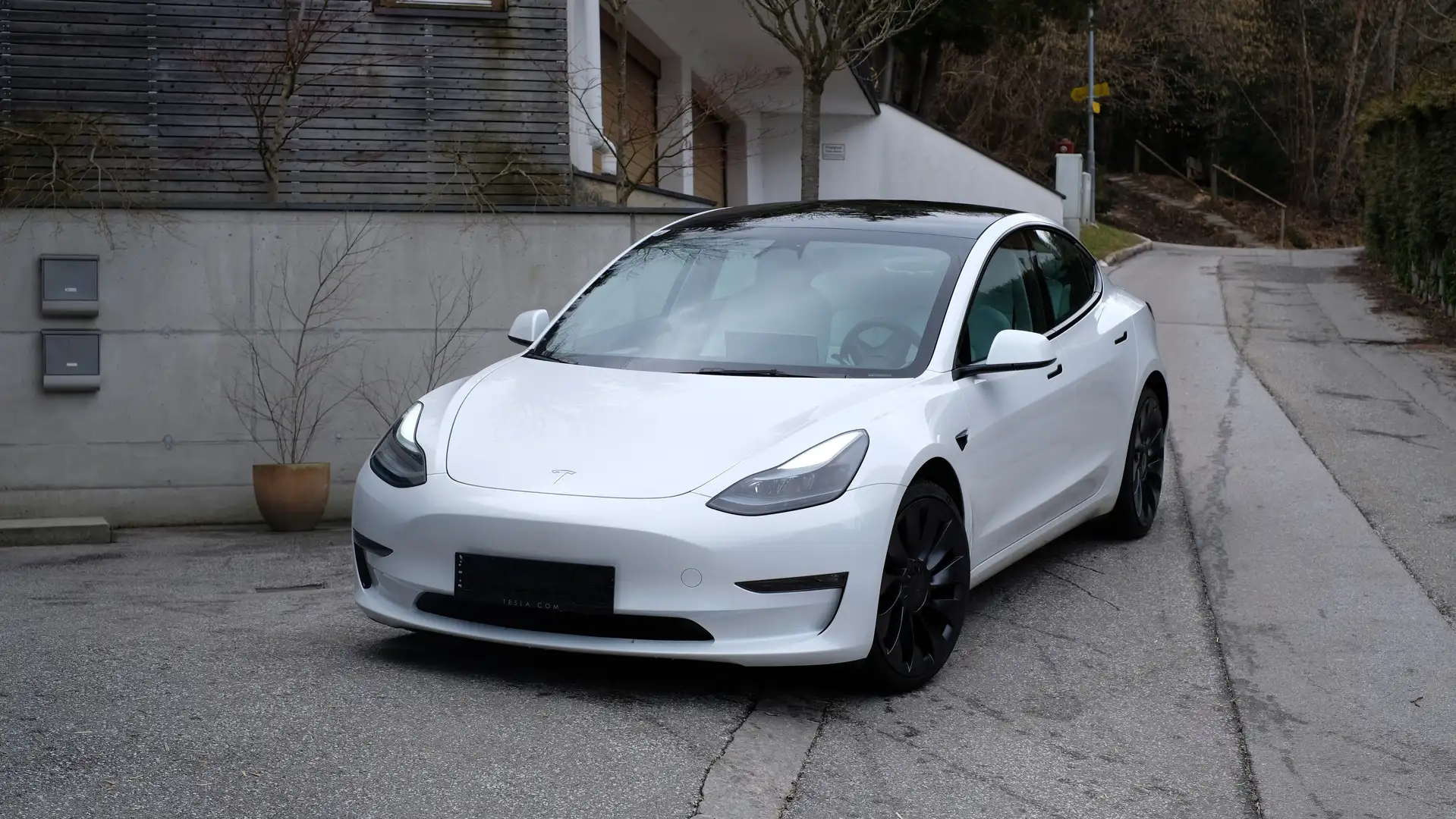Tesla Model 3 Model 3 Performance AWD, 36.666 netto, 8-Fach Weiß - 1