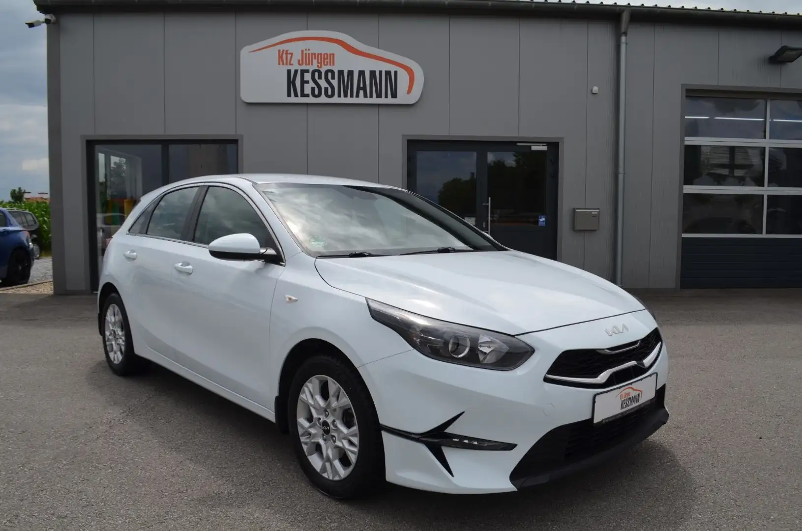 Kia Ceed / cee'd T-GDI Vision Weiß - 1