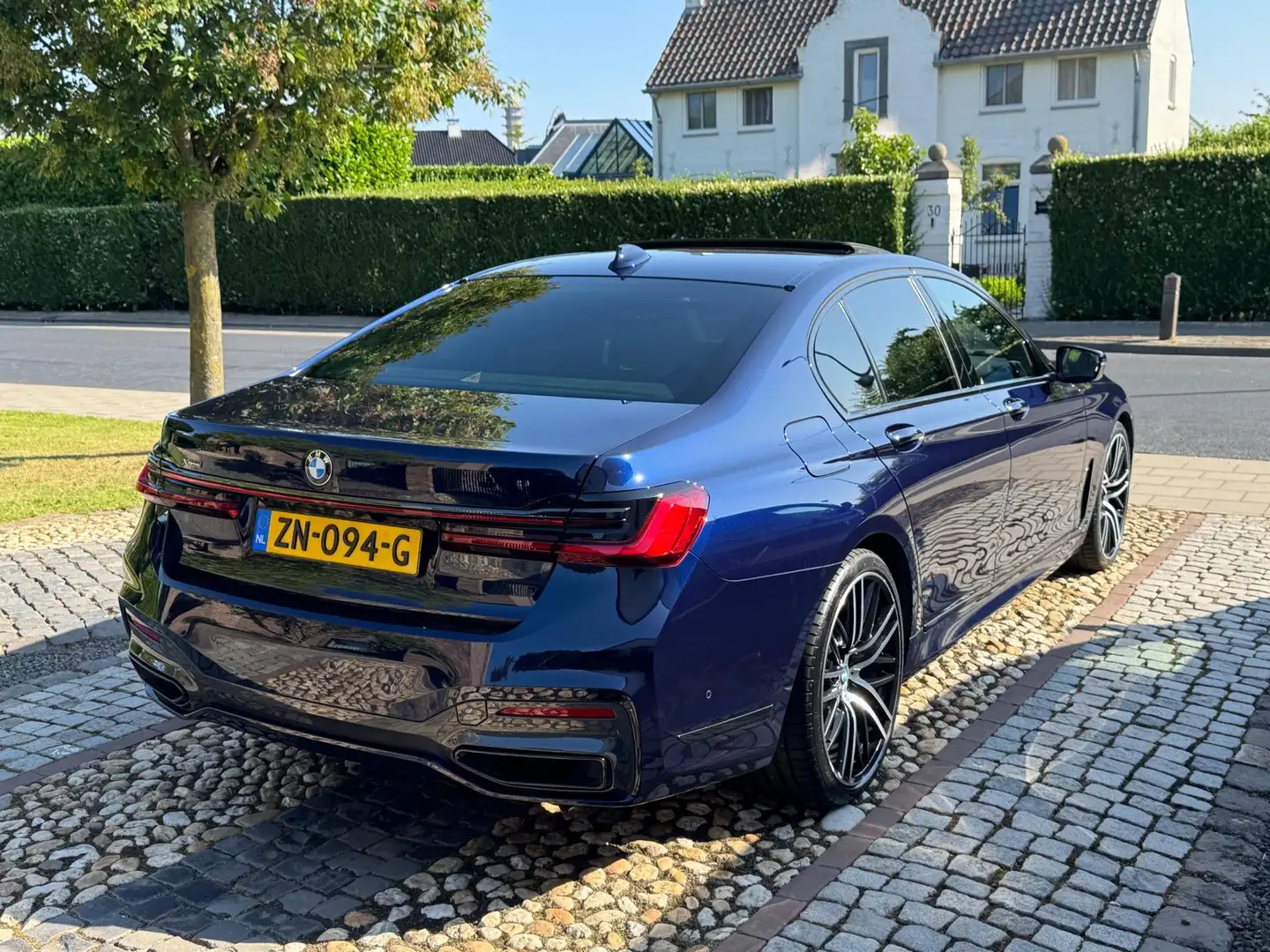 BMW 730 7-serie 730D xDrive High Executive M-sport Individ Bleu - 2