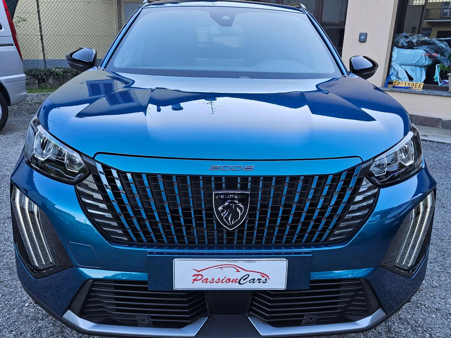 Peugeot 2008 1.2 100 cv Allure Pack Vision & Navigation Ultime! Grau - 2