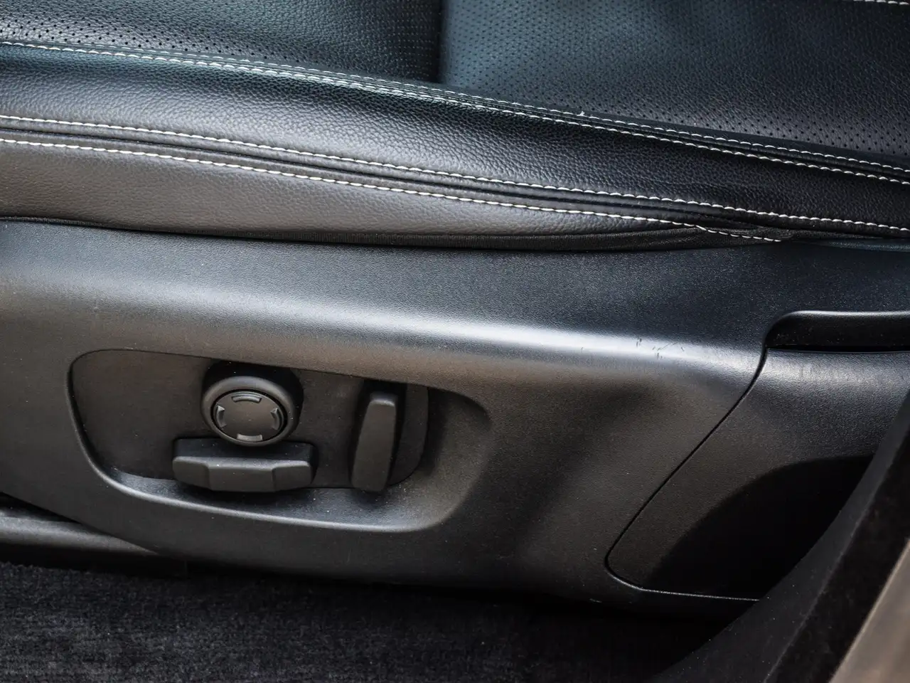Land Rover Range Rover Velar снимка Land Rover Range Rover Velar